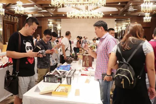 金獎產品麻豆蜜桃传媒在线观看白（bái）小爺被（bèi）強勢圍觀